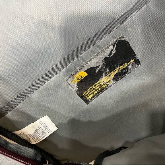 The North Face Vault Backpack - Picture 8 of 9